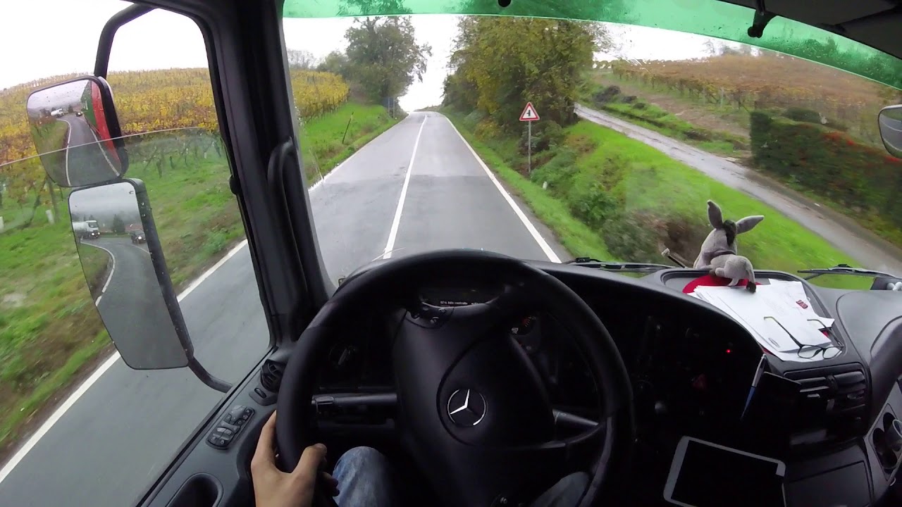 TRUCK POV 4: Nelle colline del Monferrato carico di vino 40T ACTROS 1844