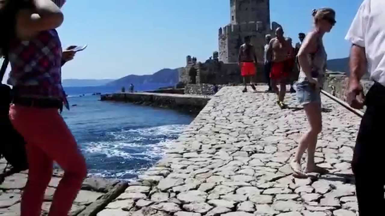 Discover Methoni