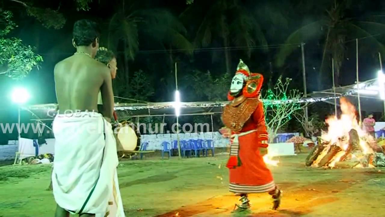 Sree Bhootham Theyyam @ Nikkunnath Kalariyal Kavu (Travel Kannur Kerala Videos)