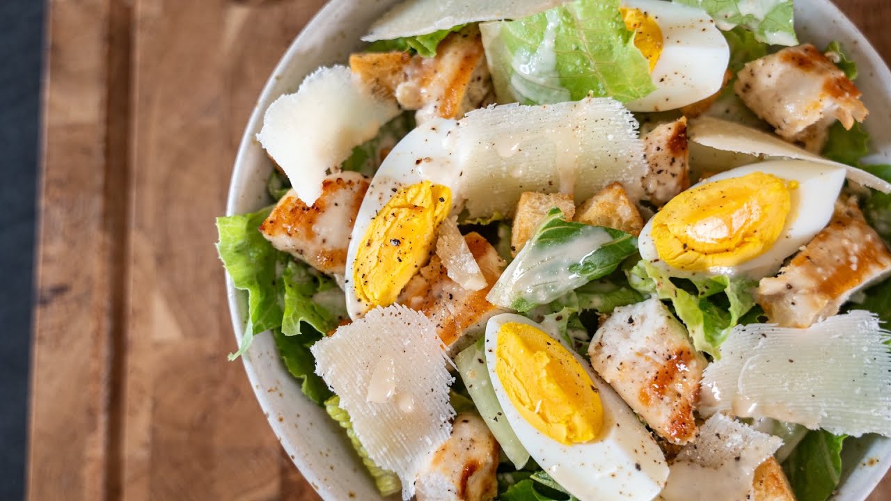 La salade STAR de l'été : Salade césar super fraiche au poulet et fromage