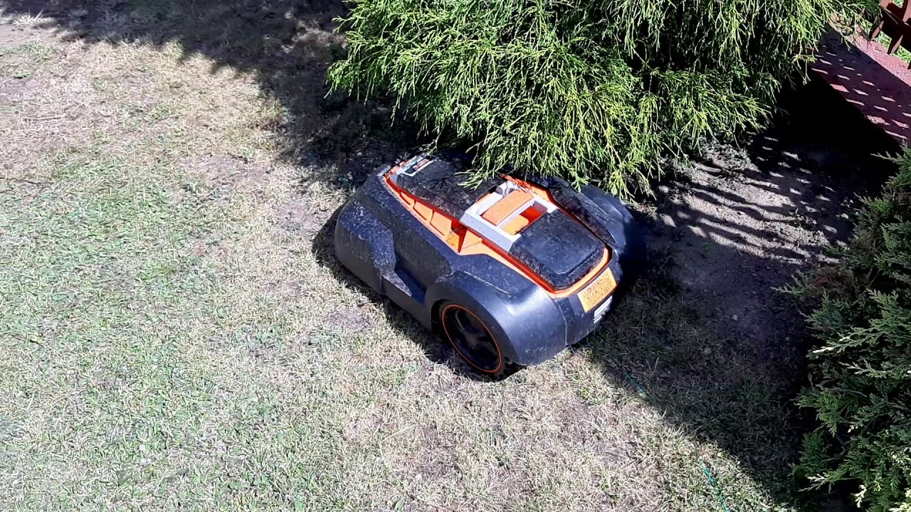 Robot kosiarka NAC RLM 1500 x2 , Robot koszący trawę, Kosiarka Automatyczna 2 roboty blisko siebie