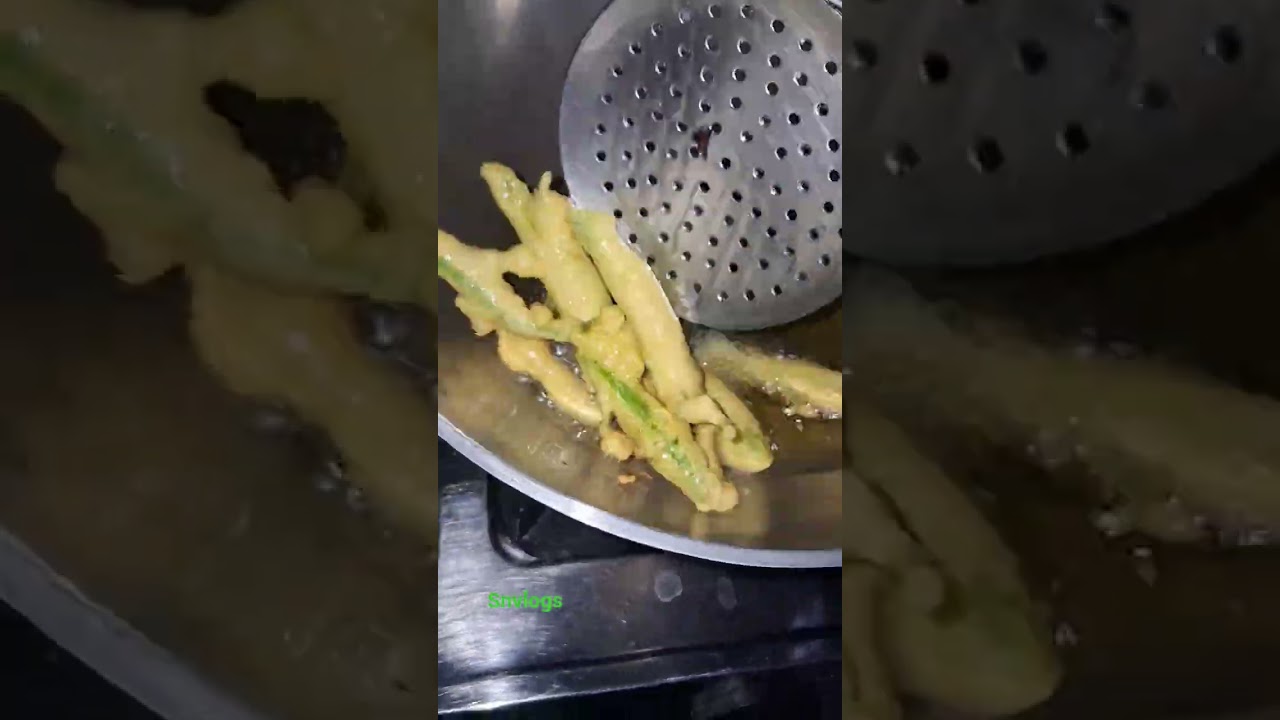 Mircha pakoda first time try karli #youtubeshorts #snvlogs #foodie #fastfood #shorts