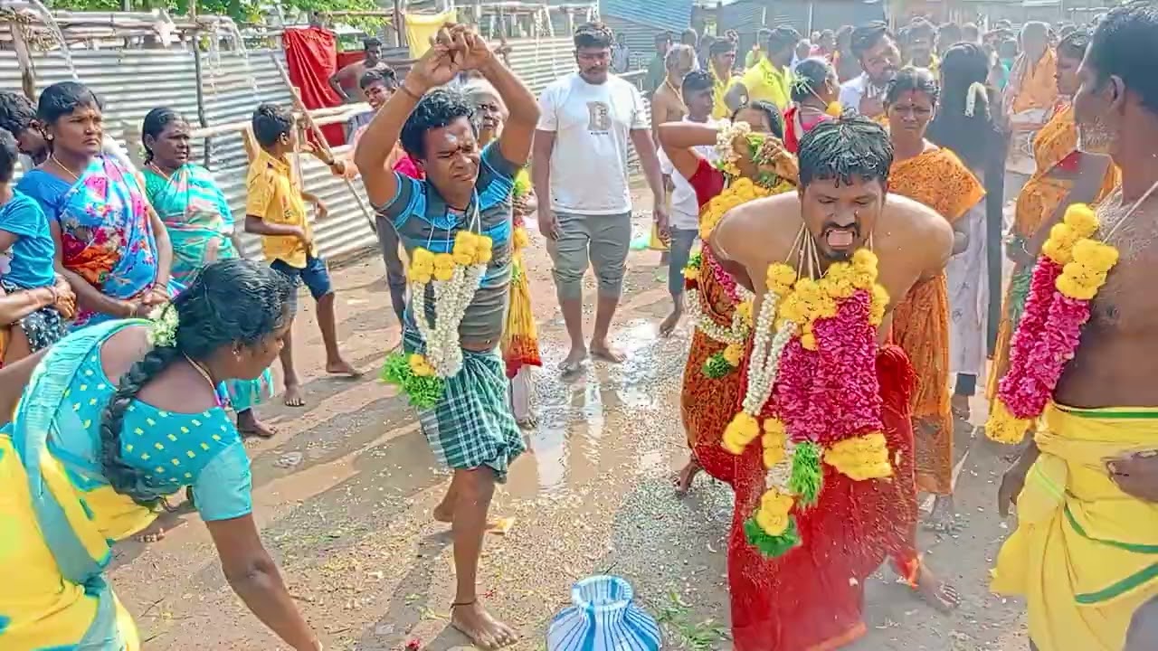 அருள்மிகு இருக்கன்குடி மாரியம்மன் கோவில் ஆயிரங்கண் பானை எடுத்தல்
