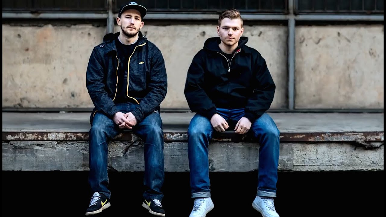 2. Świnia/Fawola - Mic Checkin (feat. Primary Skill)