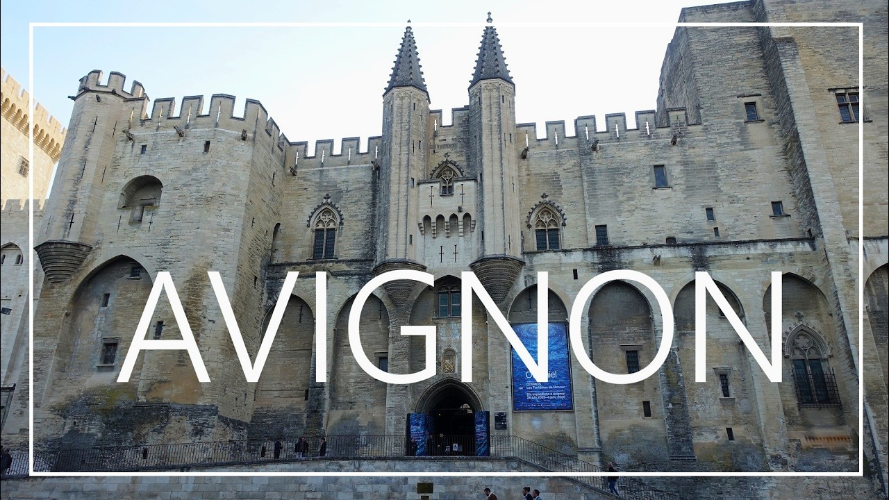 Awinion i kolej TGV _ Avignon Prowansja Francja