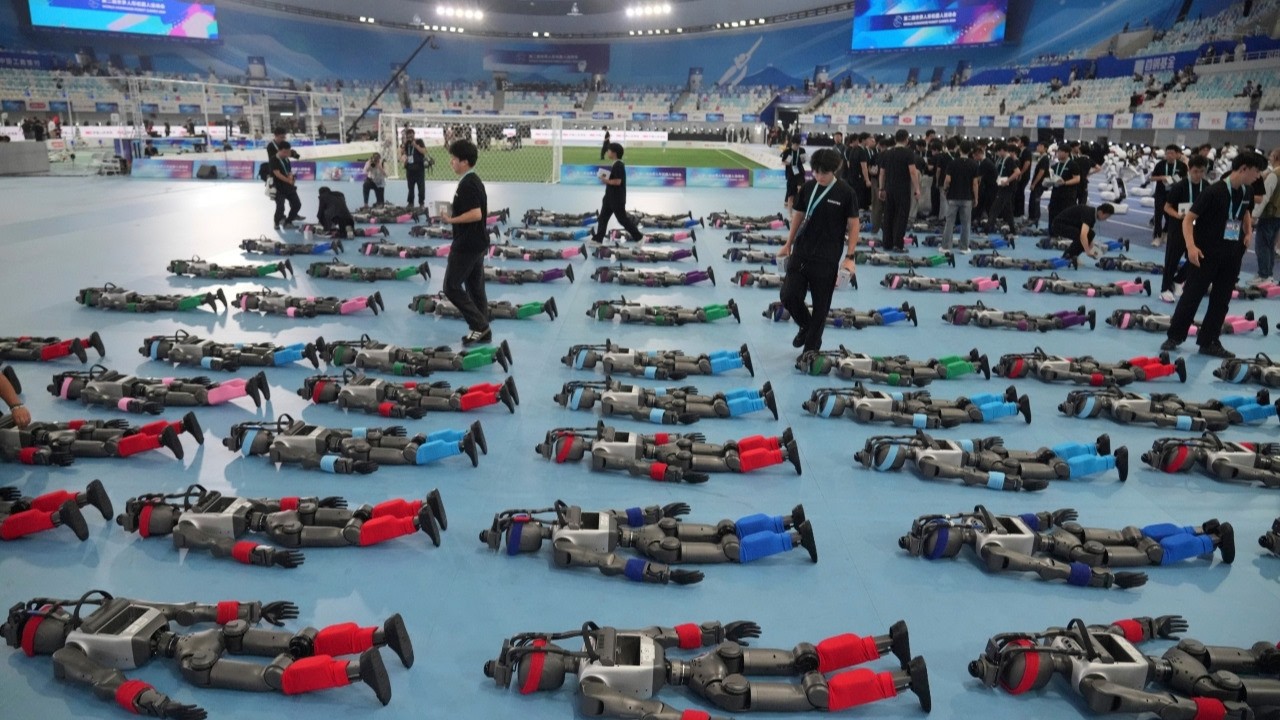 Humanoid robots smash human records in 100m sprint and high jump at Beijing robot games