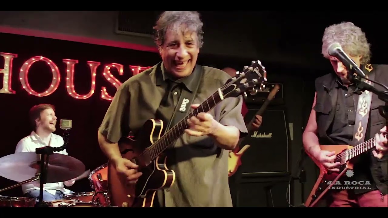 CHRIS CAIN EN RED HOUSE STUDIOS: ¨Drinking straight tequila ¨