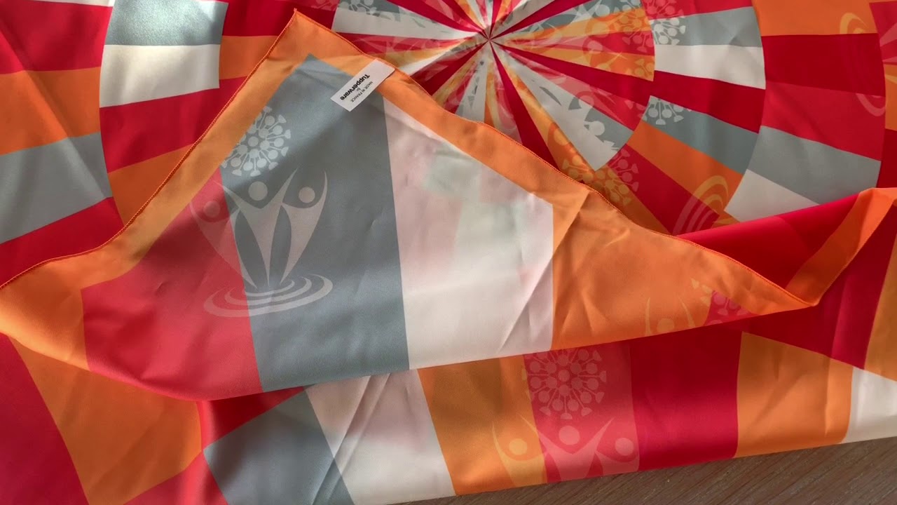 FOULARD PUBLICITAIRE + TARIF ECO : Choisissez le polyester pour un rendu HARMONIEUX