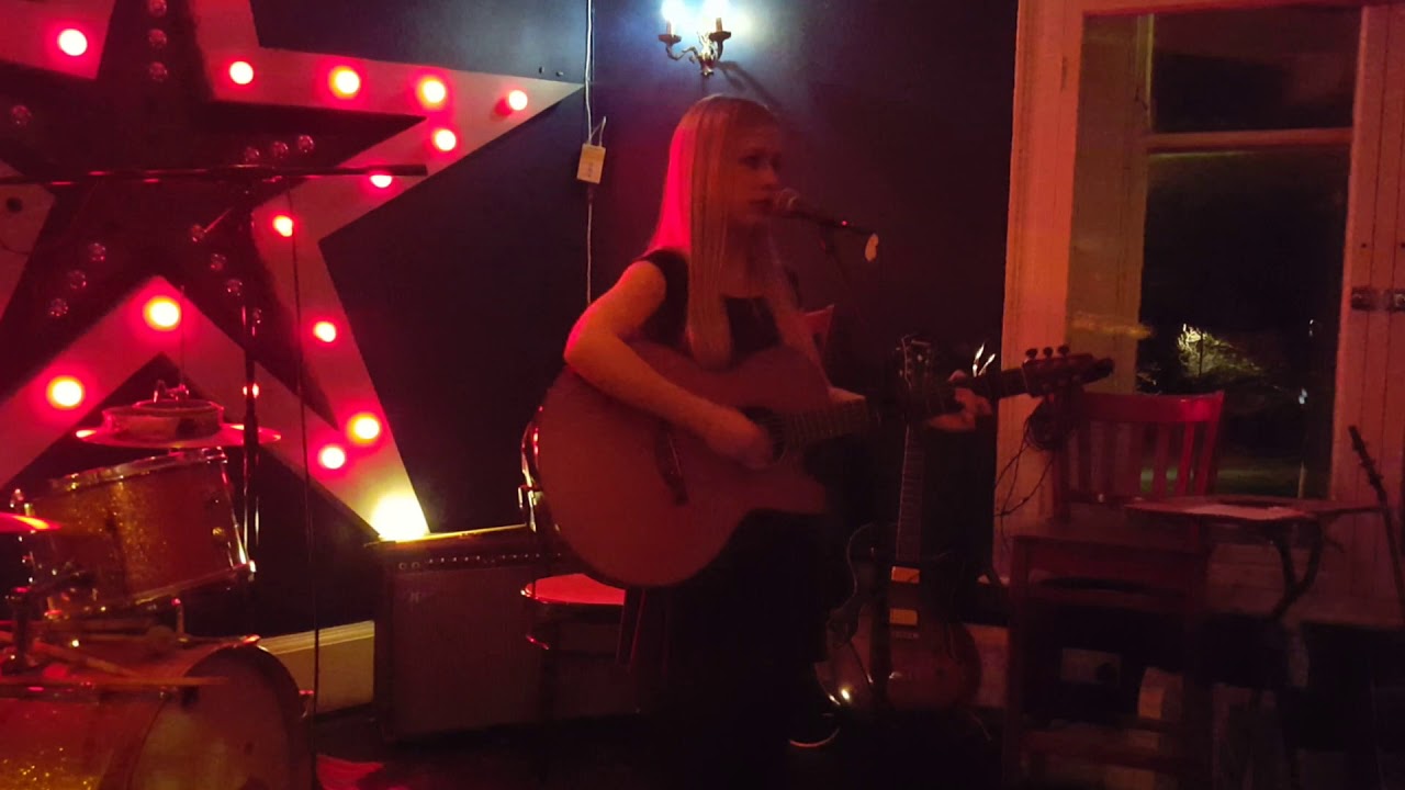 Alice Pisano - Cold Water | Starry Starry Nights