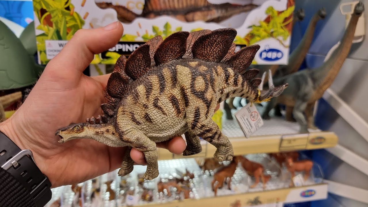 Let's have a look at these Papo figures #dinosaur #figure #dino