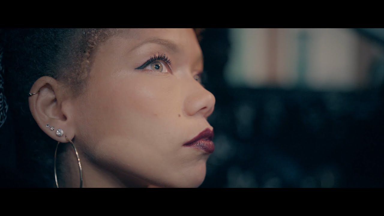 Realteec ft. Cyril Kamer & Moha The B - Feliz (Official Video) #amorguerra