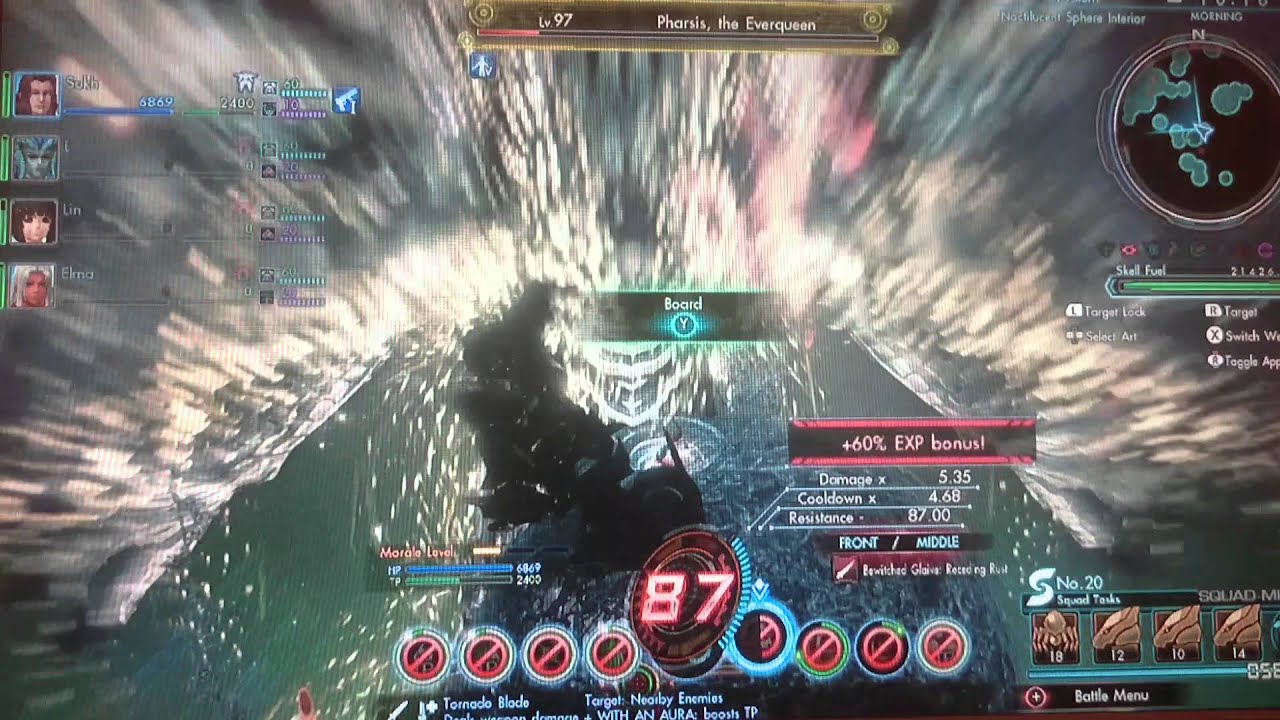 Pharsis The Everqueen on foot