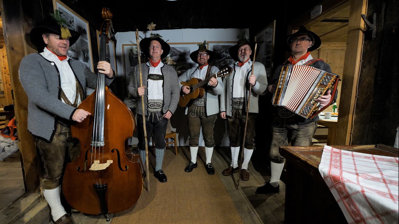 TRADITION - Frohe Weihnachten mit den Anklöpflern der BMK Fügen im Mehlerhaus