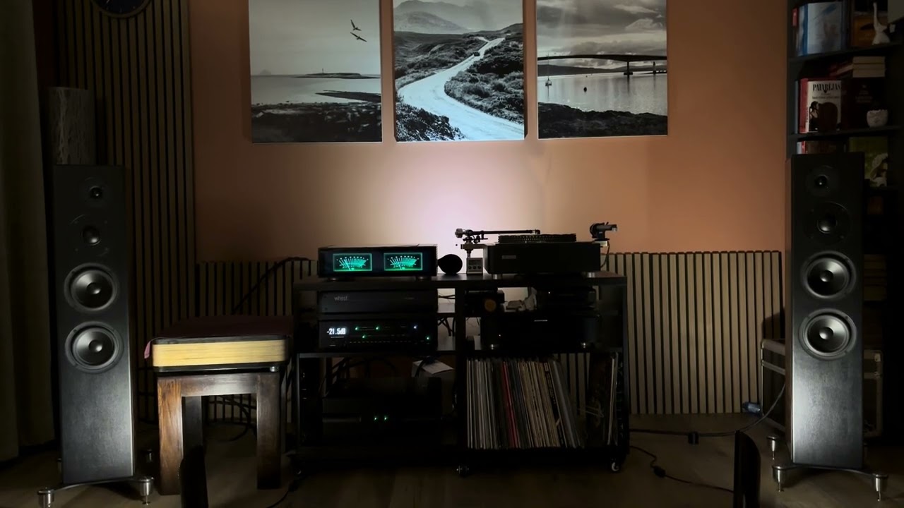 HiFi Rose RS130, Bryston BR-20, 4B3, Falcon Acoustics R.A.M. Studio 30.