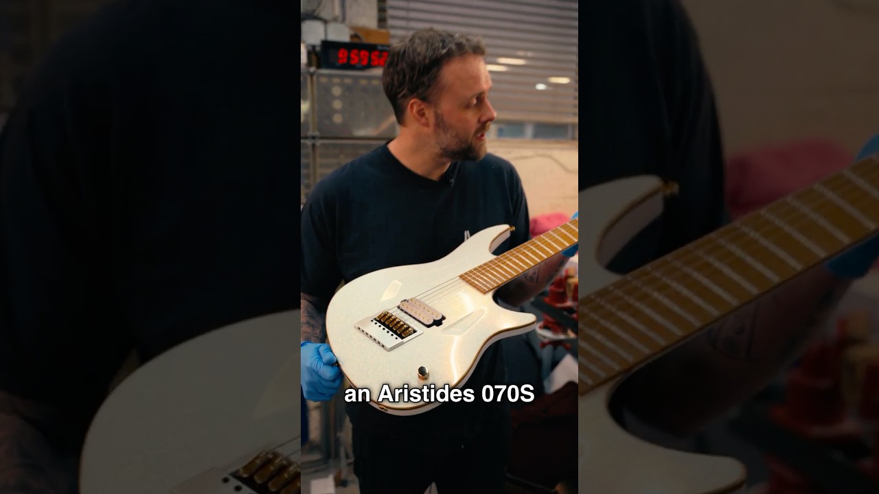 Гитара недели: Aristides 070S Arctic Sunset Sparkle с золотой окантовкой #aristidesguitars