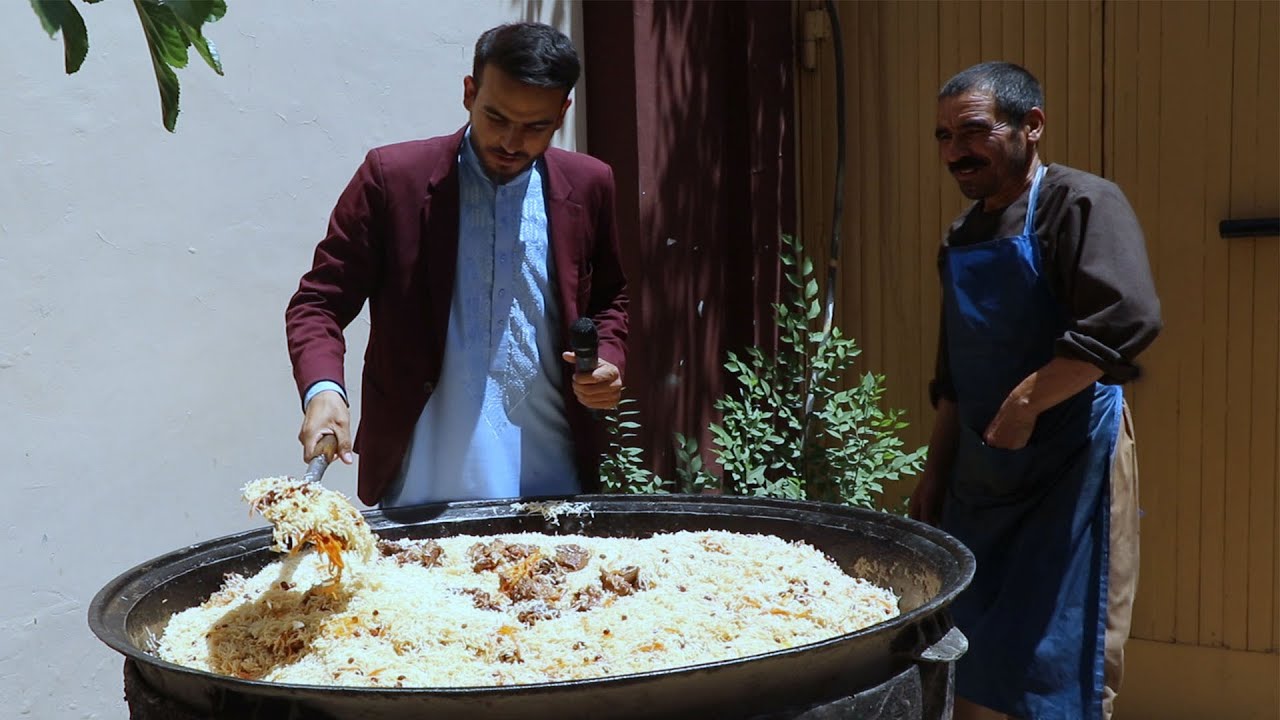 ختم قرآن شریف و توزیع قابلی پلو به نیازمندان
