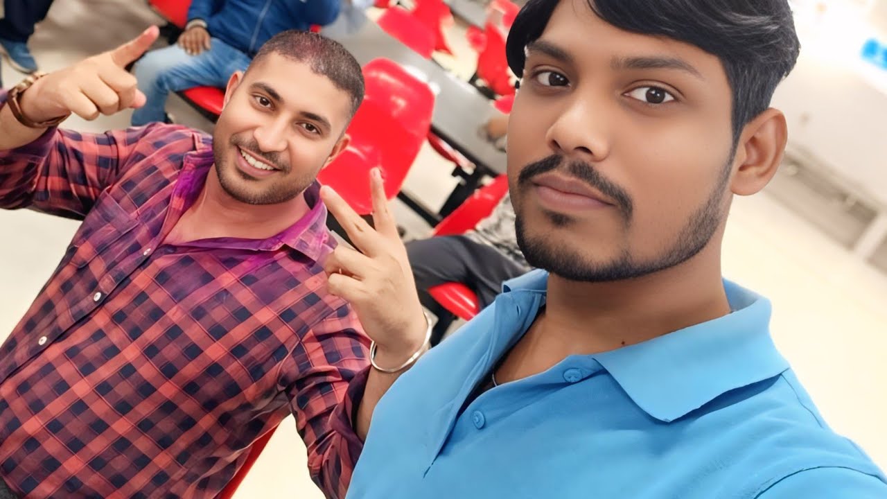 *मेरे दोस्त*छोटा सा एक बीज अगर जमीन फाड़कर पेड़ बन सकता है, तो आप तो इंसान हैं। बस लगे रहिए!