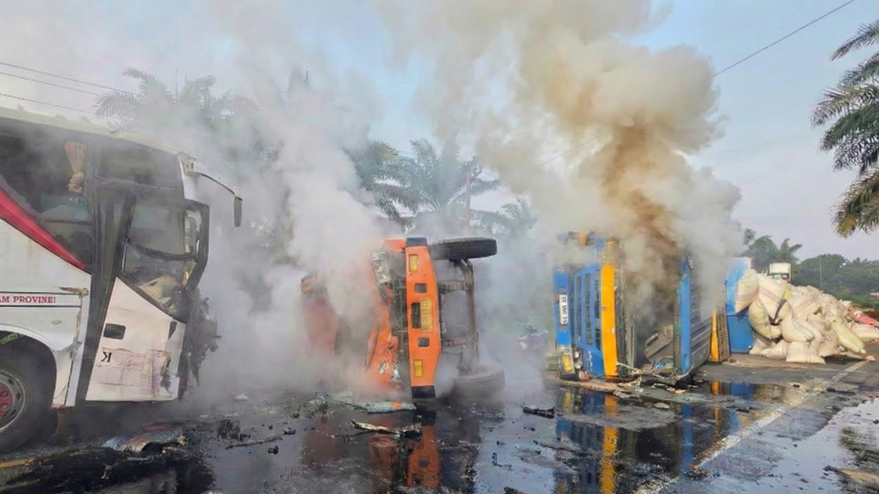 Terjadi Insiden Beruntun || Truck Tangki Terbalik Tabrak Pohon Dan Hantam Bus Di Bukit kodok