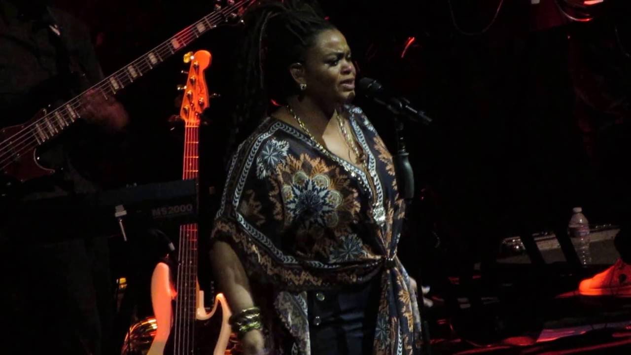 Jill Scott performs Can't Wait Live