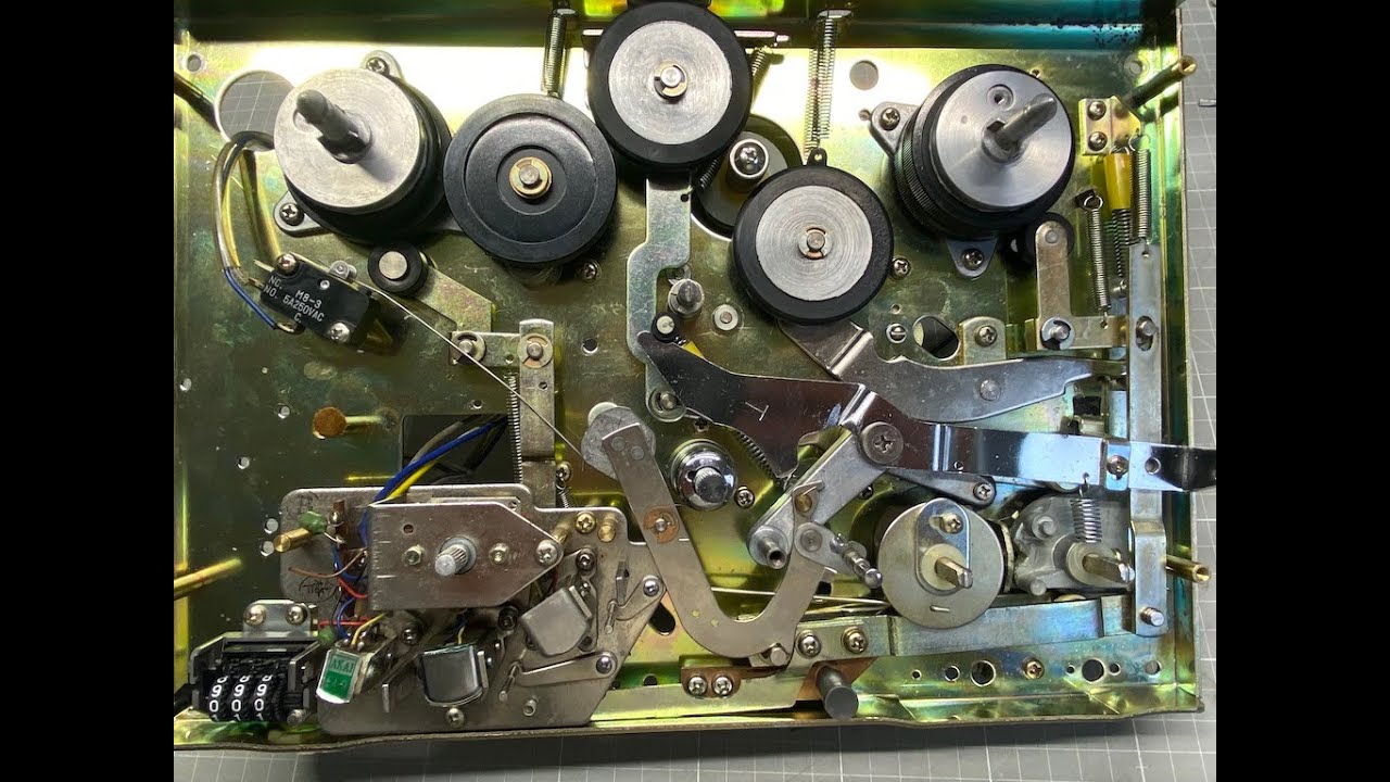 AKAI 4000D FULL STRIP DOWN AND SERVICE  Part 1