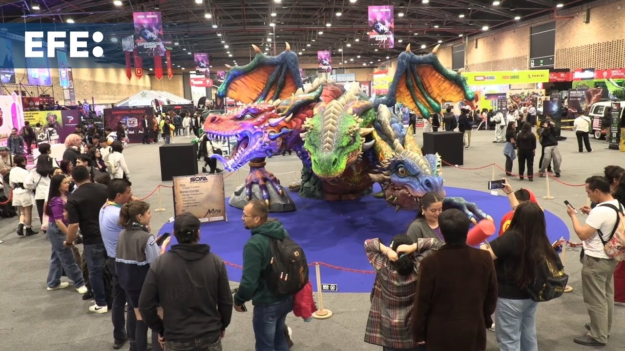 Un drag&oacute;n de tres cabezas inaugura el Sal&oacute;n del Ocio y la Fantas&iacute;a (SOFA) 2025 en Bogot&aacute;
