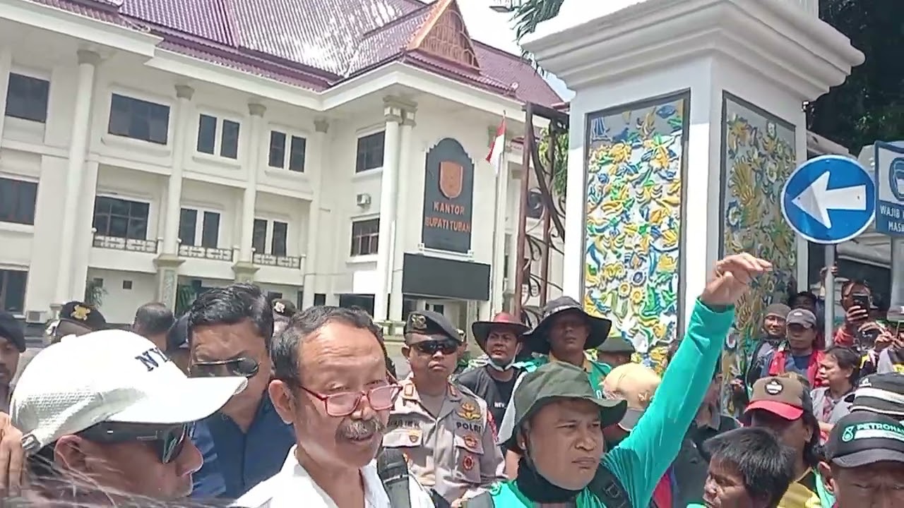  Demo Paguyuban Becak Wisata Religi Sunan Bonang Kebonsari, Paguyuban Pkl tolak Shuttle & Bentor 