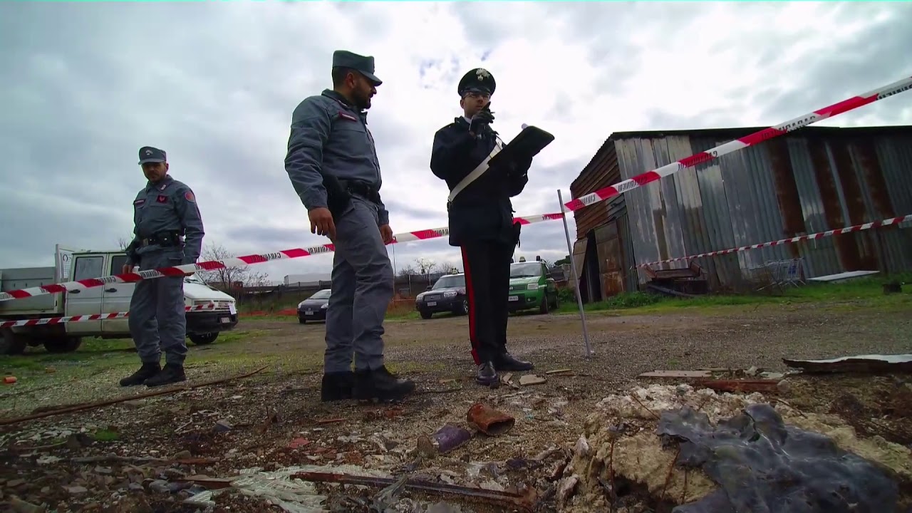 Appia, discarica abusiva in zona archeologica