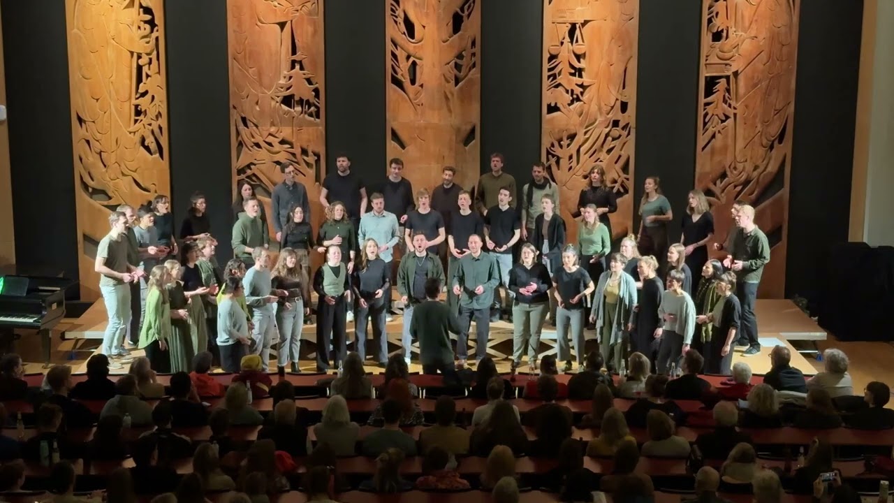 Chappell Roan - “Good Luck, Babe!”  (Chor der TH Köln)