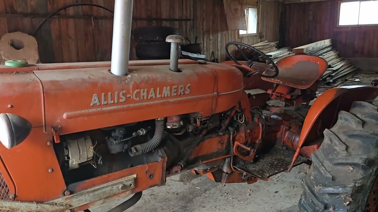 Old Allis Chalmers tractor. Will it start?