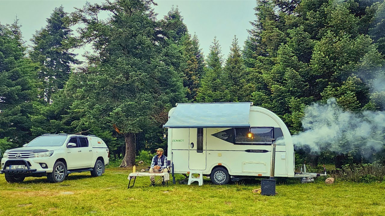 ALADAĞLARIN ZİRVESİNDE, GÖL KENARINDA KARAVAN KAMPI