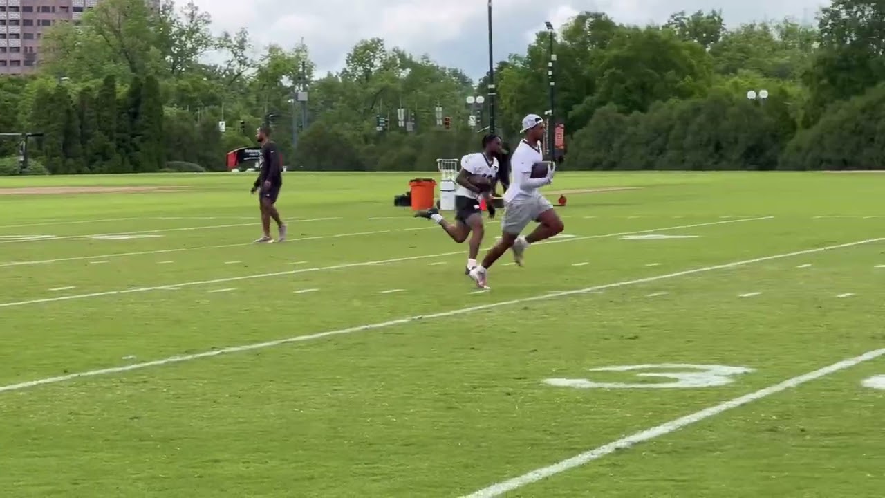 Joe Burrow works with Ja&rsquo;Marr Chase, Andrei Iosivas Tuesday