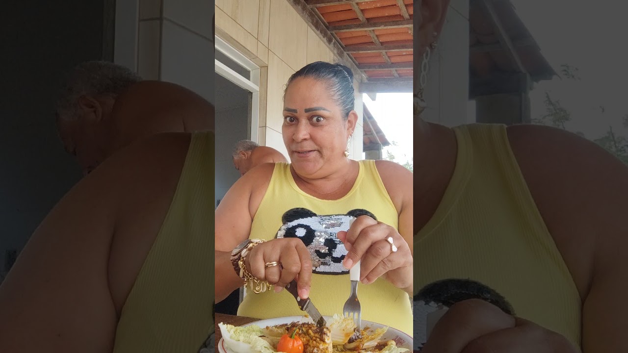 o almoço de hoje foi miolo de boi salada e Pimenta 👸🌶️🌶️🌶️🌶️