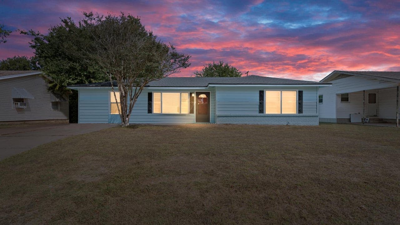 2424 S 26th St, Waco, TX