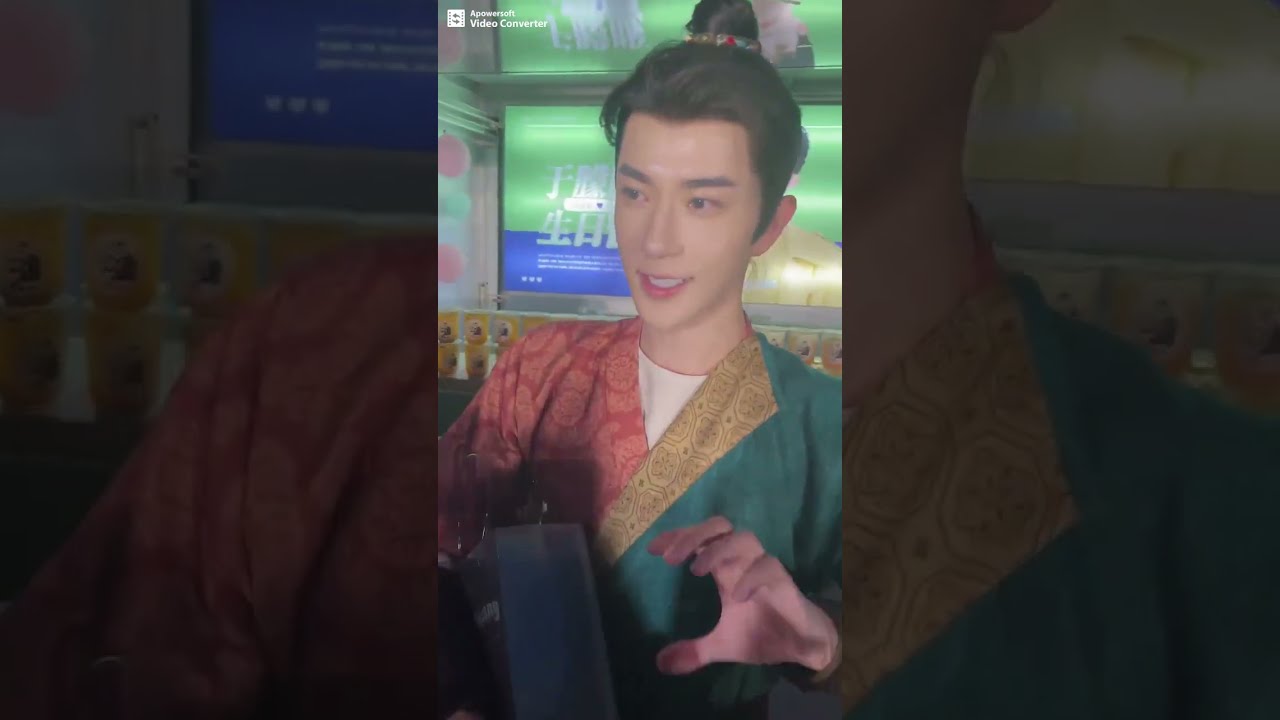 【于朦胧饭拍】2023.06.15  电视剧《一伞烟雨》粉丝探班  剧组给朦朦过生日  #于朦朧 #Yu Menglong #Alan Yu