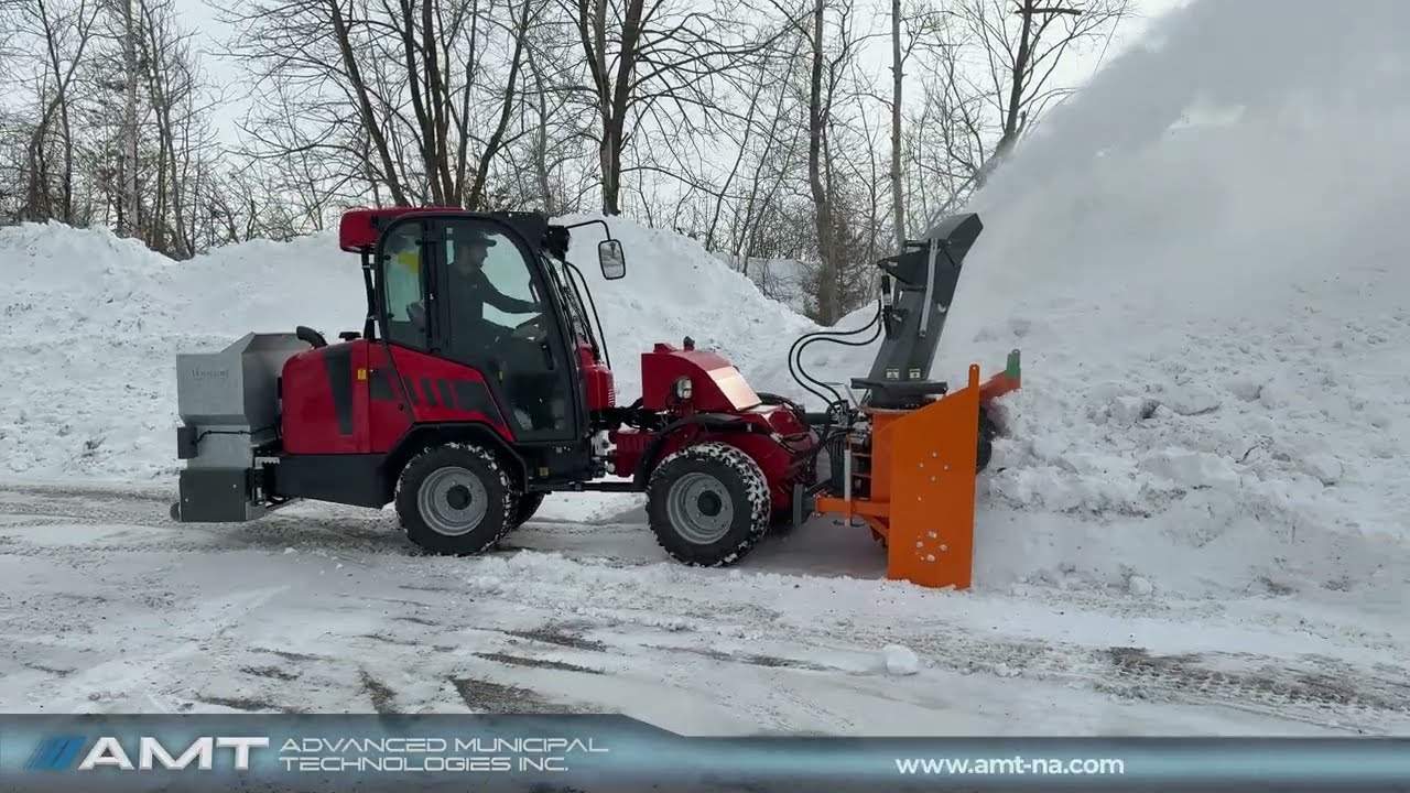 Benco Tractor in Action: Winter Performance Powered by METEC Attachments