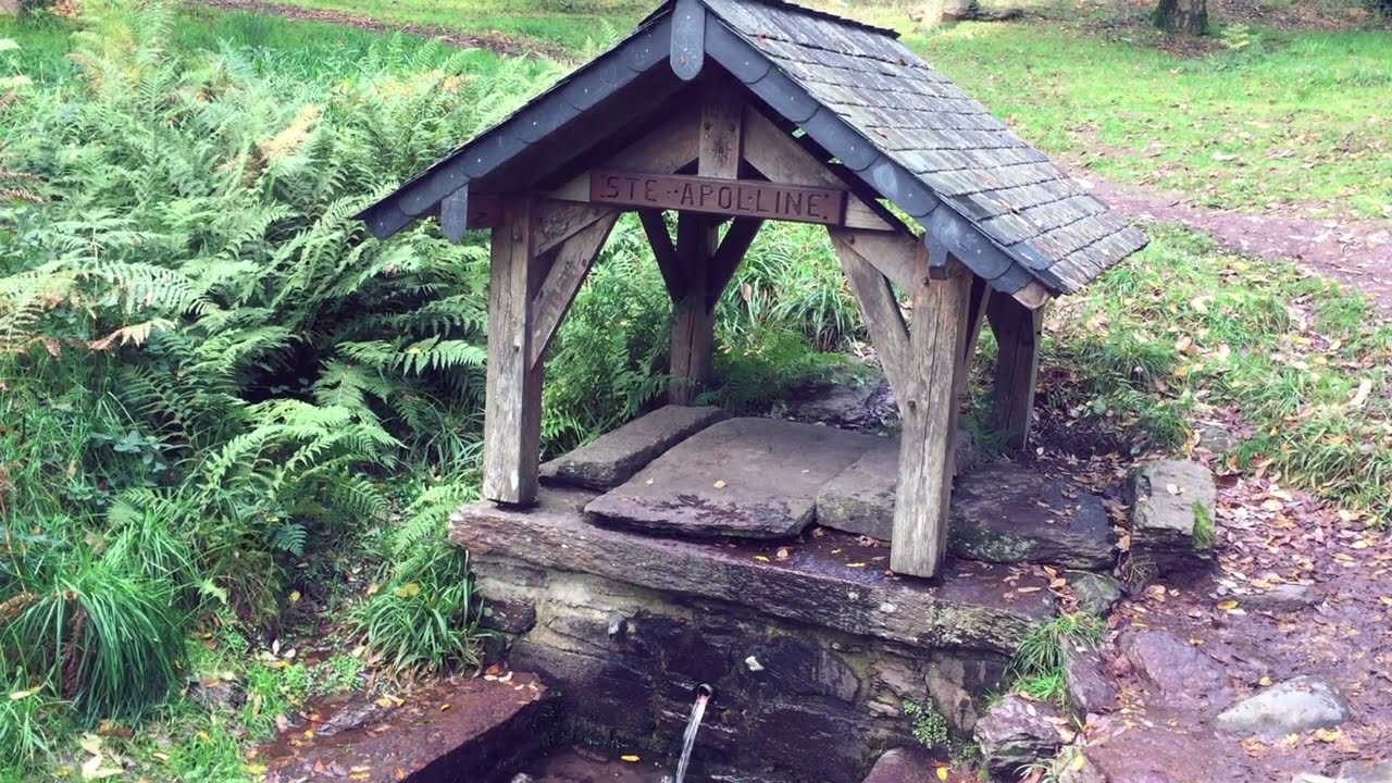 Camp&eacute;n&eacute;ac - La Fontaine Sainte Apolline