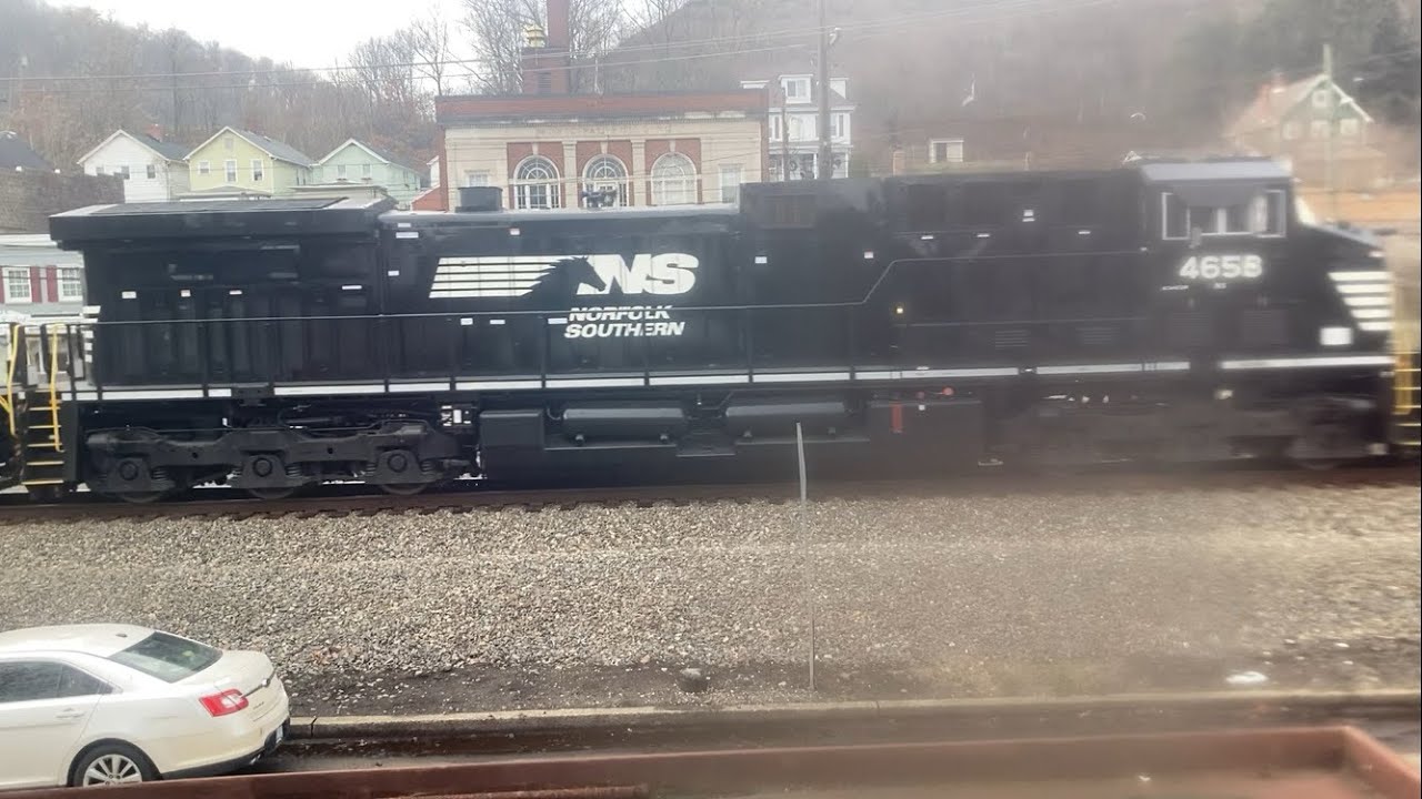 NS 4552 leads 38G with 2 shiny AC44C6Ms through Creighton! 1/8/24