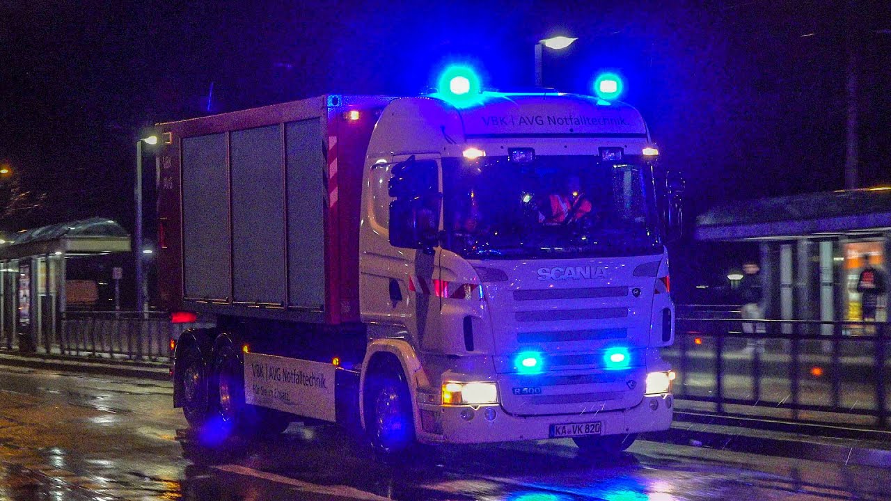 ++ EINSATZFAHRT WLF VERKEHRSBETRIEBE ++ SCHWERER STRASSENBAHNUNFALL - (BAHN ENTGLEIST) - BLAULICHT