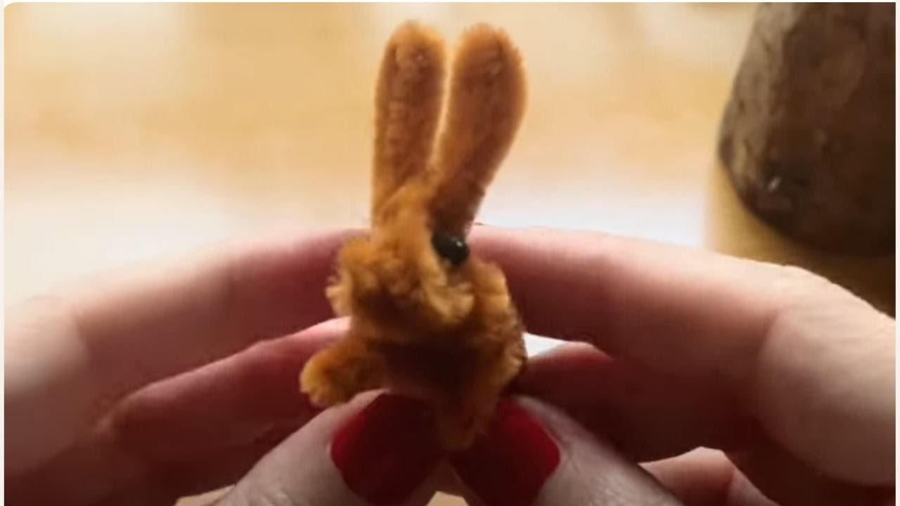 PRECIOSO CONEJITO CON LIMPIA PIPAS✨💕🐰