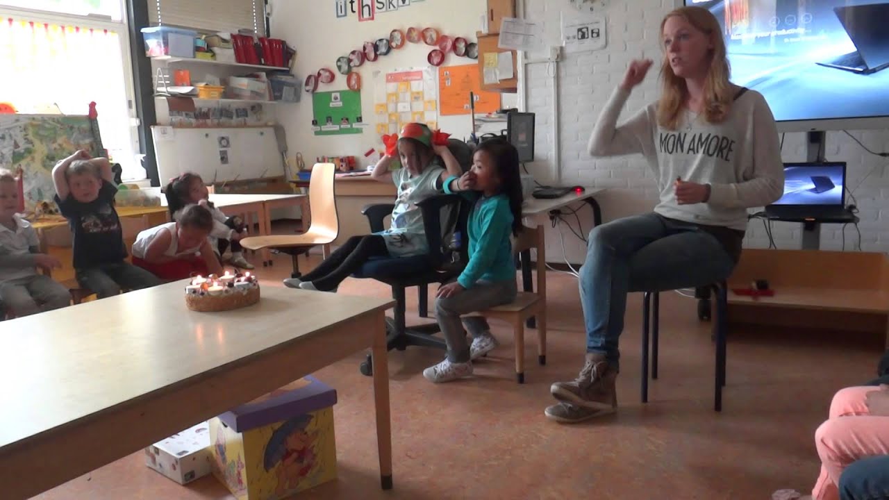 Vijfde verjaardag Leonora in de klas 1/5