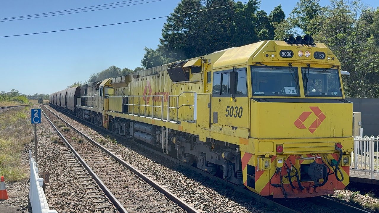 Aurizon&rsquo;s 5030, 5012 & 5035 at Lochinvar - 25/11/25