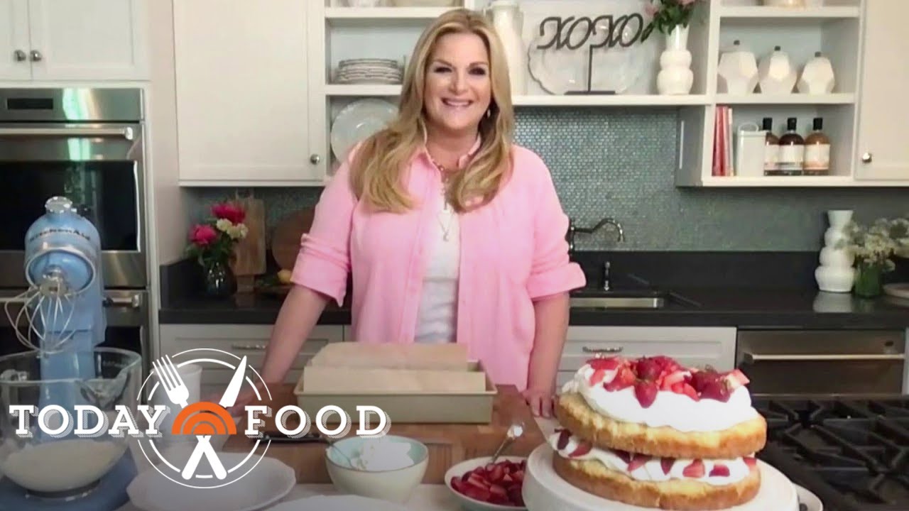 Make Trisha Yearwood's Old-Fashioned Strawberry Shortcake | TODAY