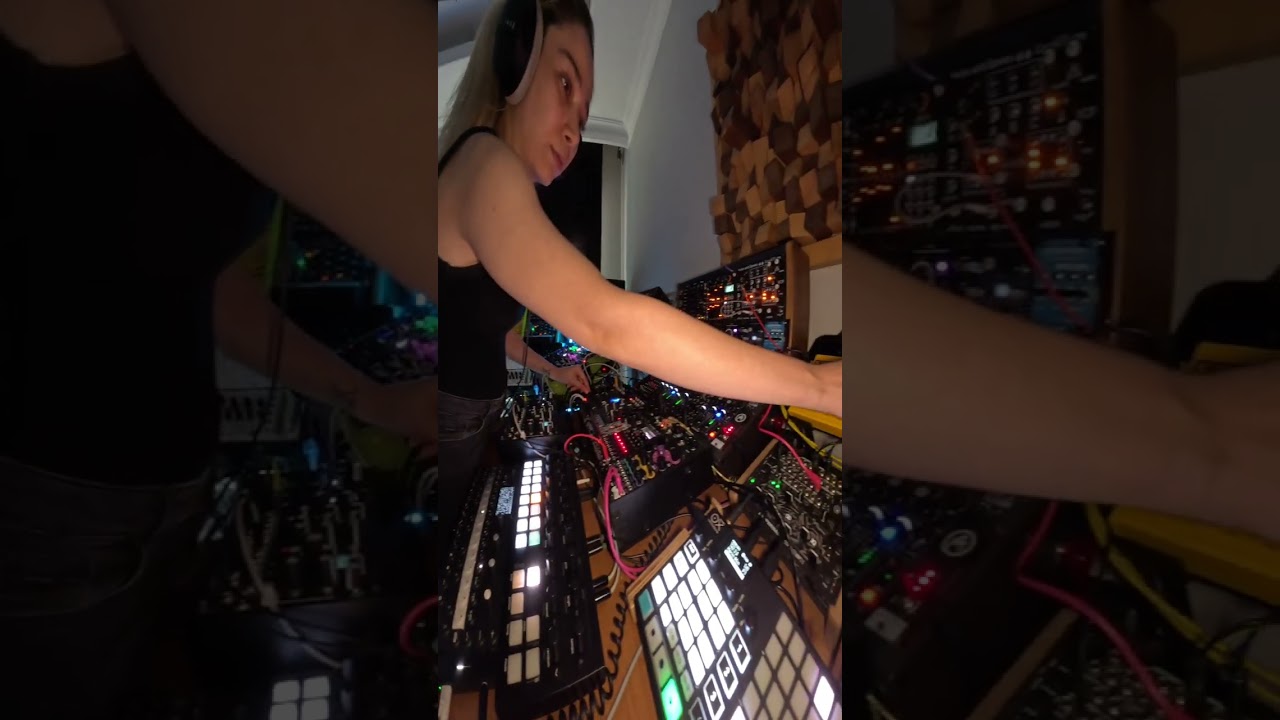 Dance Grooves with Pink Noise on Top 🚀