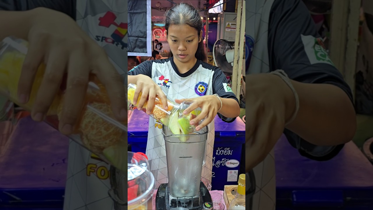 Freshly Blended Mixed Fruit Juice in Thailand 😋🍹