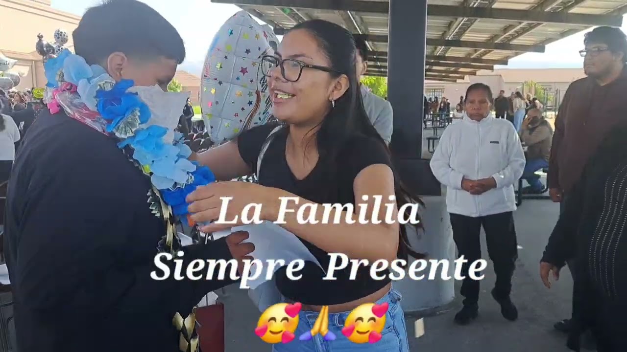 Graduación  2025 Familia  Dueñas