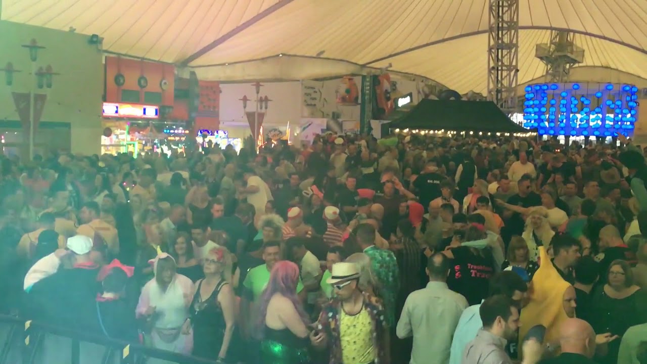 Doctor Feelgood at Absolute 80s Weekender, Butlins - Skegness (Skyline)
