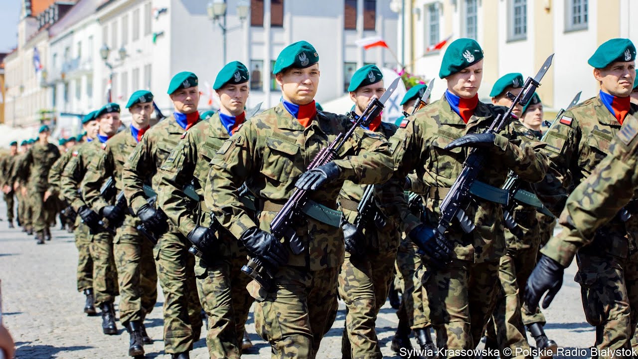 Defilada wojskowa z okazji Święta Wojska Polskiego w Białymstoku