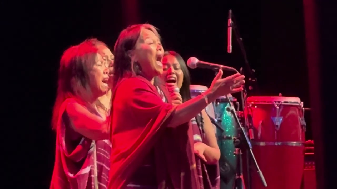 Hari Proklamasi Republik Maluku Selatan 75 Tahun || Julya Lo’ko & friends || Hena Masa Waja