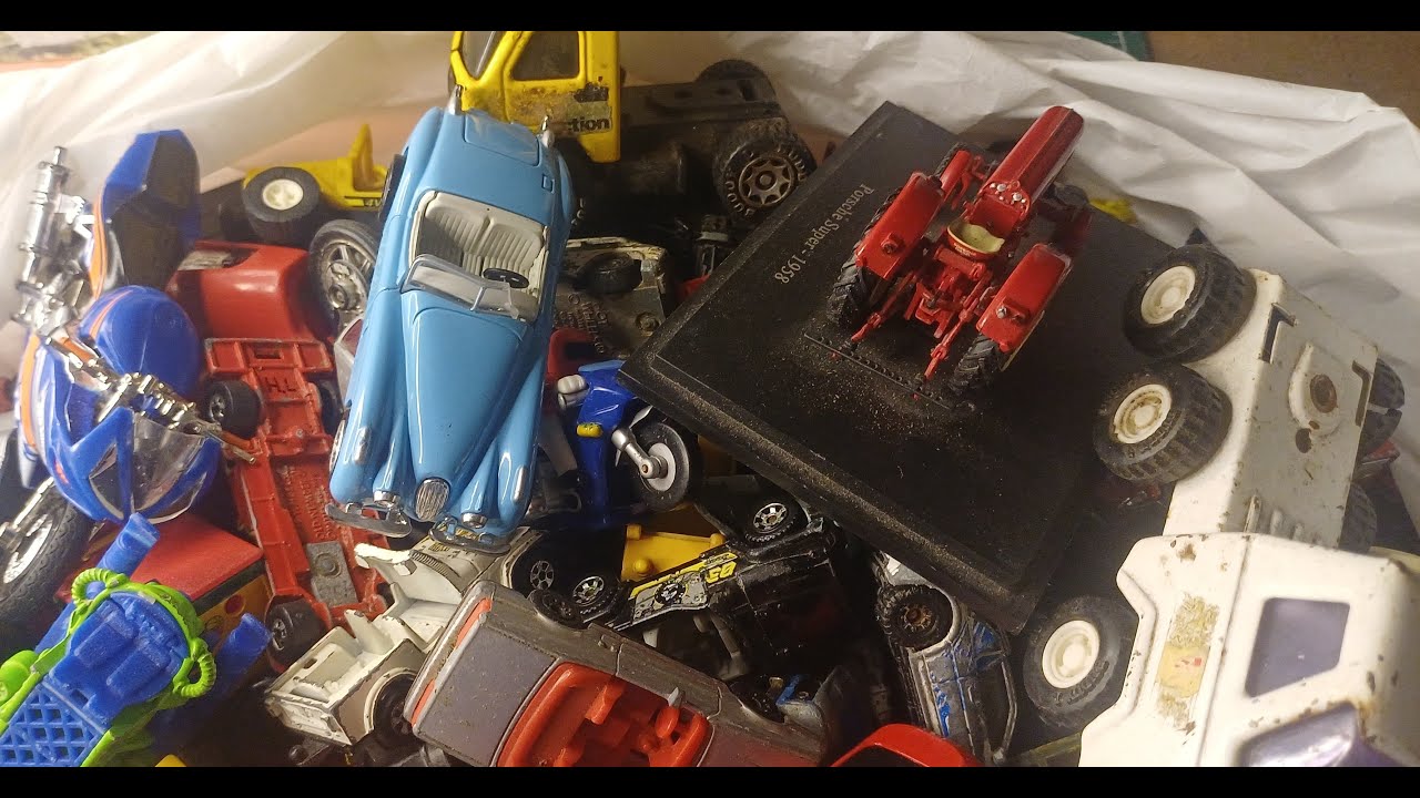 Junk 2. Diorama potential.