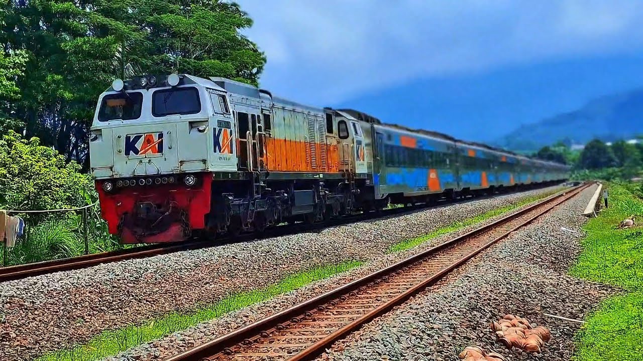Freight Train Hunting in Indonesia | Long Cargo Trains Passing
